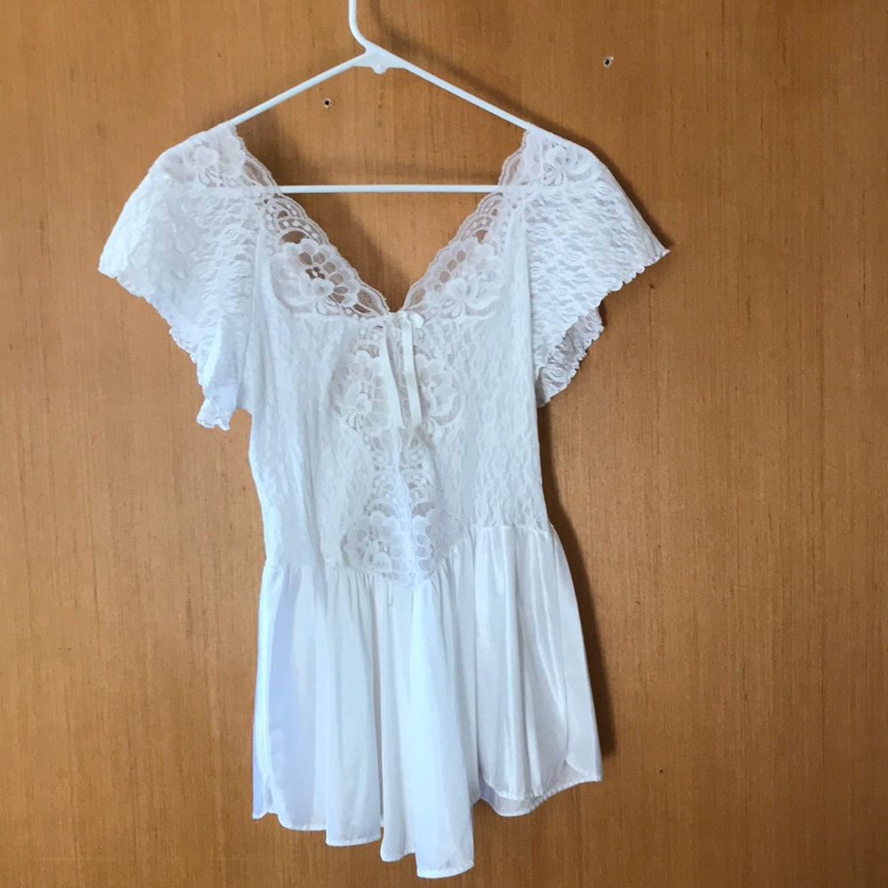 Women’s Vintage Lace Nightgown with sleeves